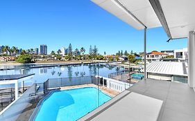 Riverside 4 Bedroom House Unit In Surfers Paradise